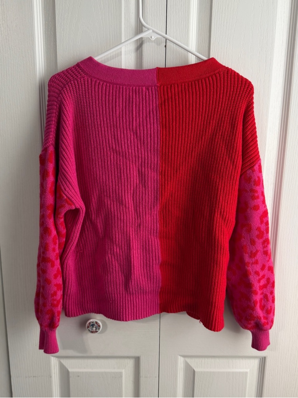 Mi Ami pink red v‎ neck sweater size medium - Picture 5 of 5
